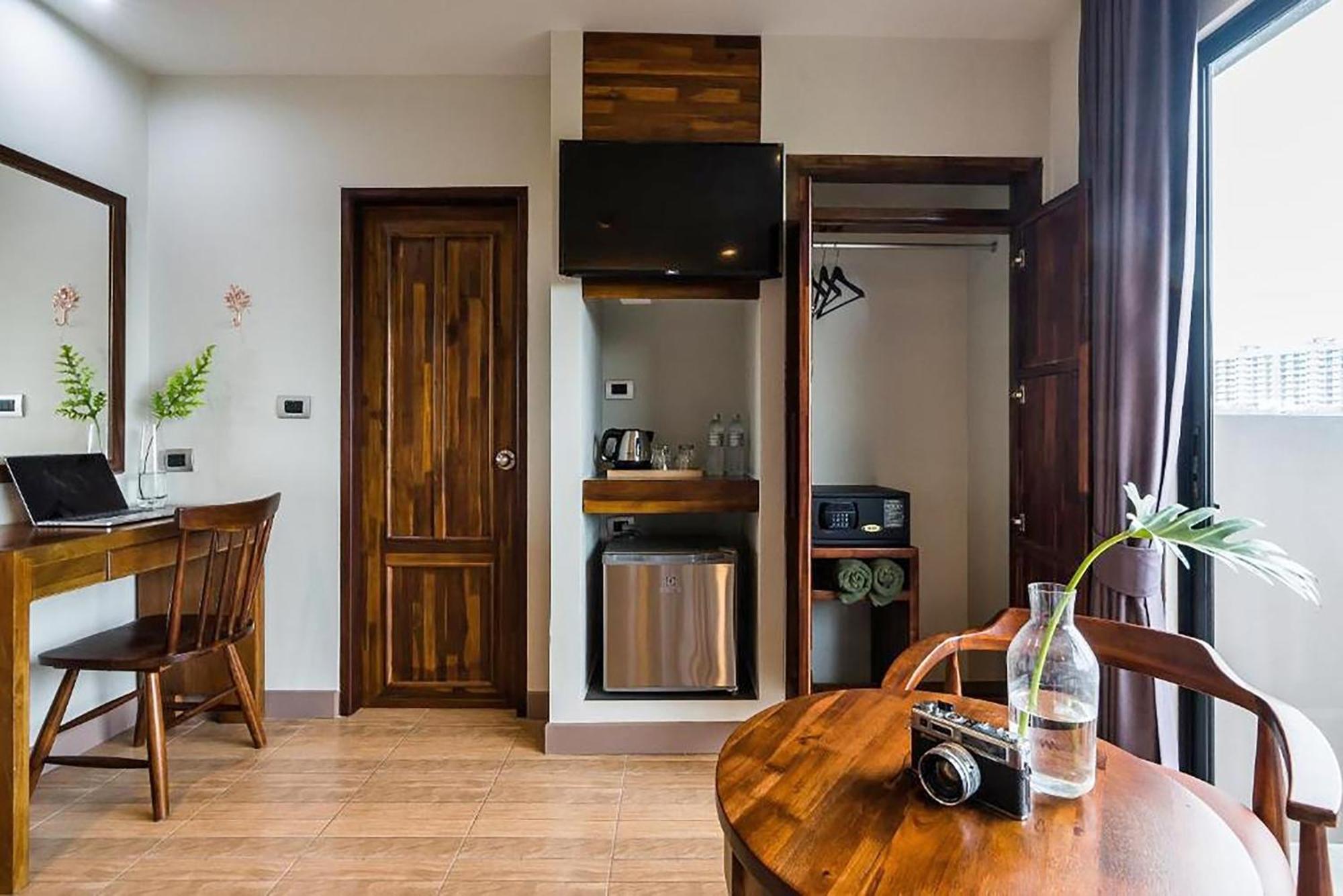 Olive Tree Hotel Pattaya Na Chom Thian Room photo