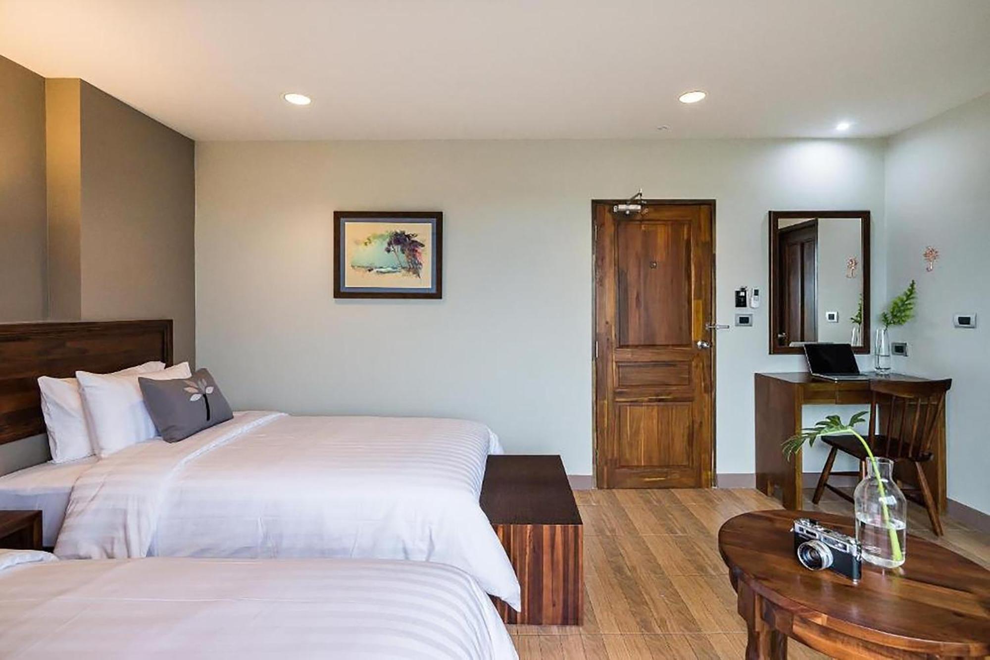 Olive Tree Hotel Pattaya Na Chom Thian Room photo